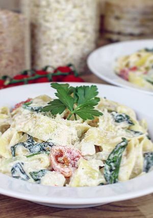 Zdjęcie przepisu Tagliatelle z kurczakiem i ricottą.