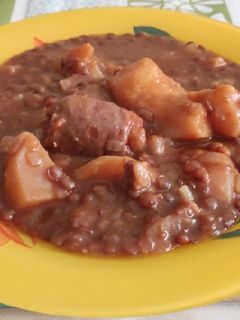 Una foto de Lentejas a mi manera