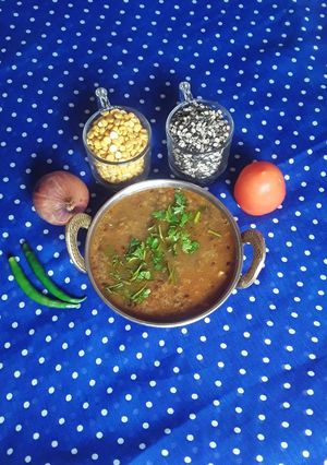 लंगर वाली दाल (Langar Wali Dal Recipe In Marathi) रेसिपी चे मुख्य फोटो