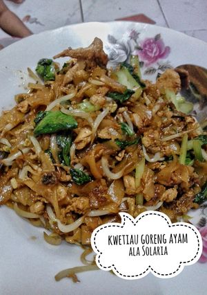 Foto resep Kwetiau goreng ayam ala Solaria