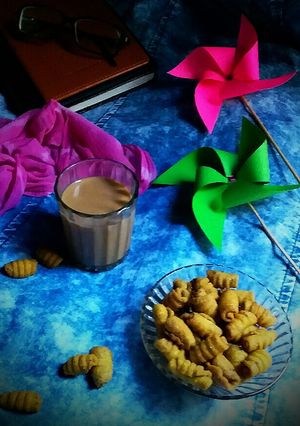 সুজির স্পাইরাল নিমকি (Sooji Spiral Nimki recipe in Bengali) রেসিপির প্রধান ছবি
