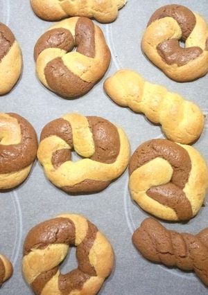 Φωτογραφία της συνταγής Κουλουράκια δίχρωμα