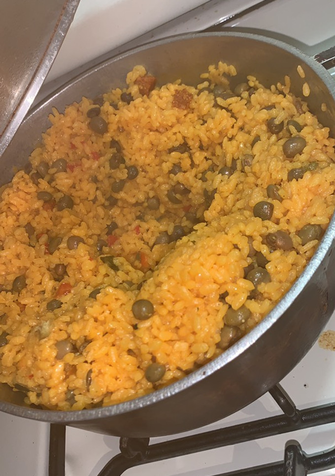 Una foto de Arroz con gandules