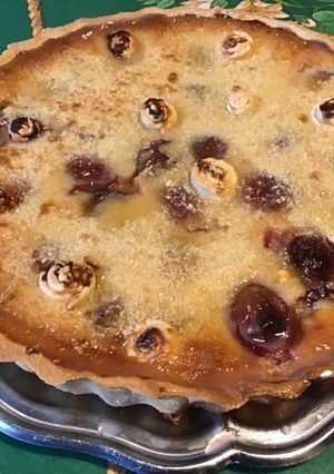 Une photo de Tarte aux prunes (pâte brisée épeautre, lait, fleur d'oranger)