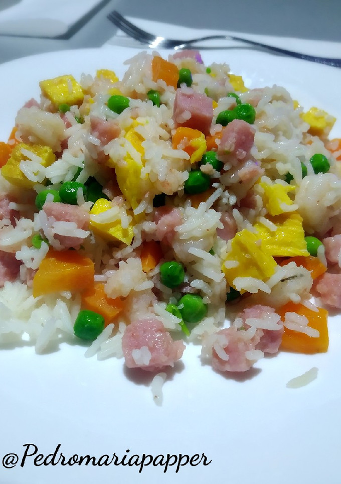 Una foto de Arroz frito tres delicias.(Thermomix)