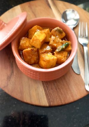 পনির আলুর তরকারি (paneer curry recipe in bengali) রেসিপির প্রধান ছবি