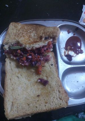 ब्रेड सैंडविच (bread sandwich recipe in Hindi) रेसिपी मुख्य फोटो