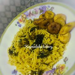 A picture of Rice & sphagetti.
