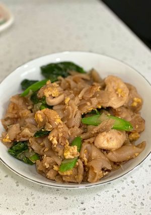A picture of Pad See Ew.