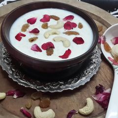 A picture of Rose flavoured rice pudding.