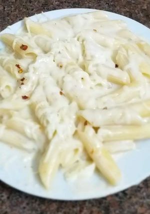 વ્હાઈટ સોસ પાસ્તા (white sauce pasta in Gujarati) રેસીપી મુખ્ય ફોટો