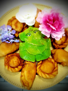A picture of Gujiya.