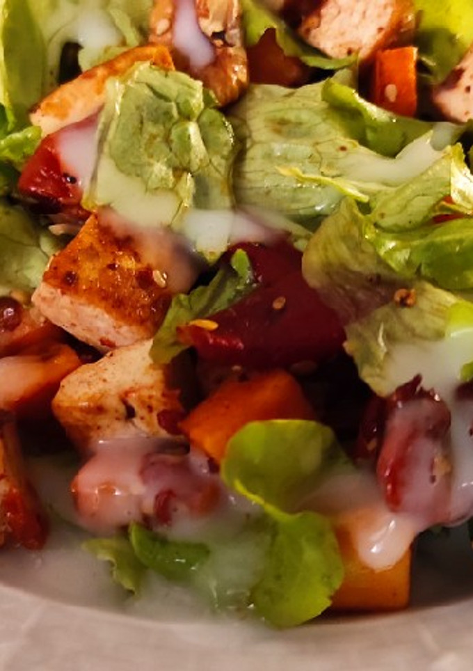 Una foto de Ensalada otoñal veggie