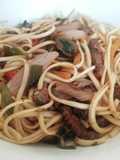 Tallarín saltado