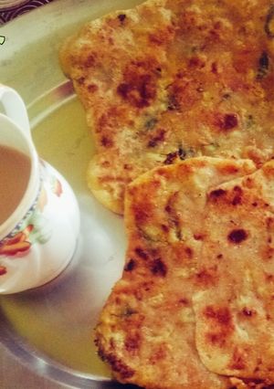 A picture of Cauliflower stuffed Paratha.