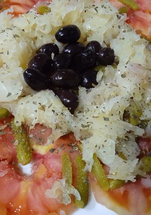 Una foto de Ensalada de tomate con chucrut