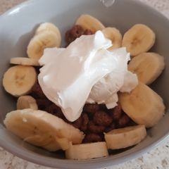 A picture of Chocolate Hoops, Banana & Greek Yogurt 💜.