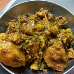 A picture of Keema and peas aloo dum.
