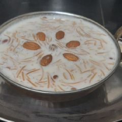 A picture of Vermicelli kheer.