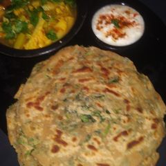 A picture of Meethi Lachhaparatha.