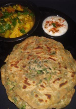 A picture of Meethi Lachhaparatha.