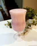 Licuado de frutillas, durazno y banana