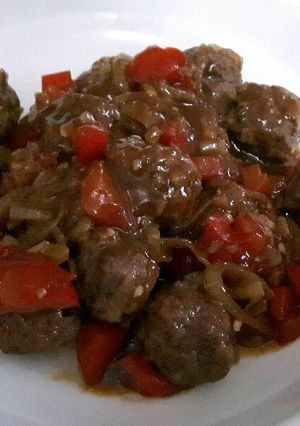 Foto resep Bola daging masak paprika