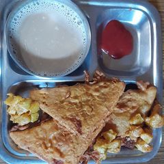 A picture of Bread pakoda.