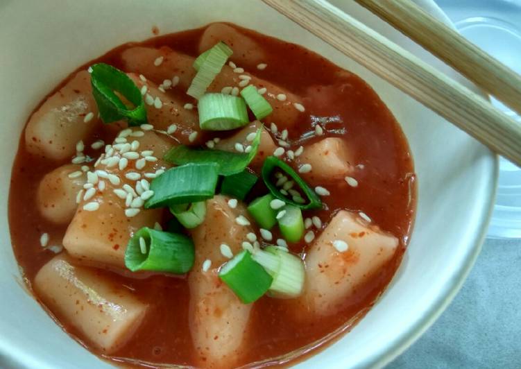 Tteokboki (korean rice cake)
