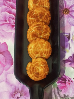 मीठी मठरी (Meethi mathri recipe in hindi) रेसिपी मुख्य फोटो