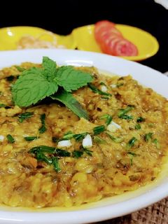 દાલ પાલક ખીચડી (Dal Palak Khichdi Recipe In Gujarati) રેસીપી મુખ્ય ફોટો