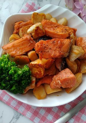 糖醋鮭魚杏鮑菇★不用糖，果醋調味低醣家常菜 的食譜成品照片