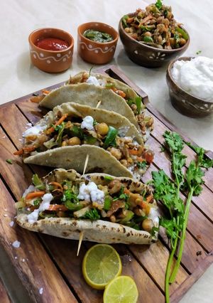 A picture of Desi tacos.