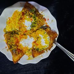 A picture of Samosa chat.