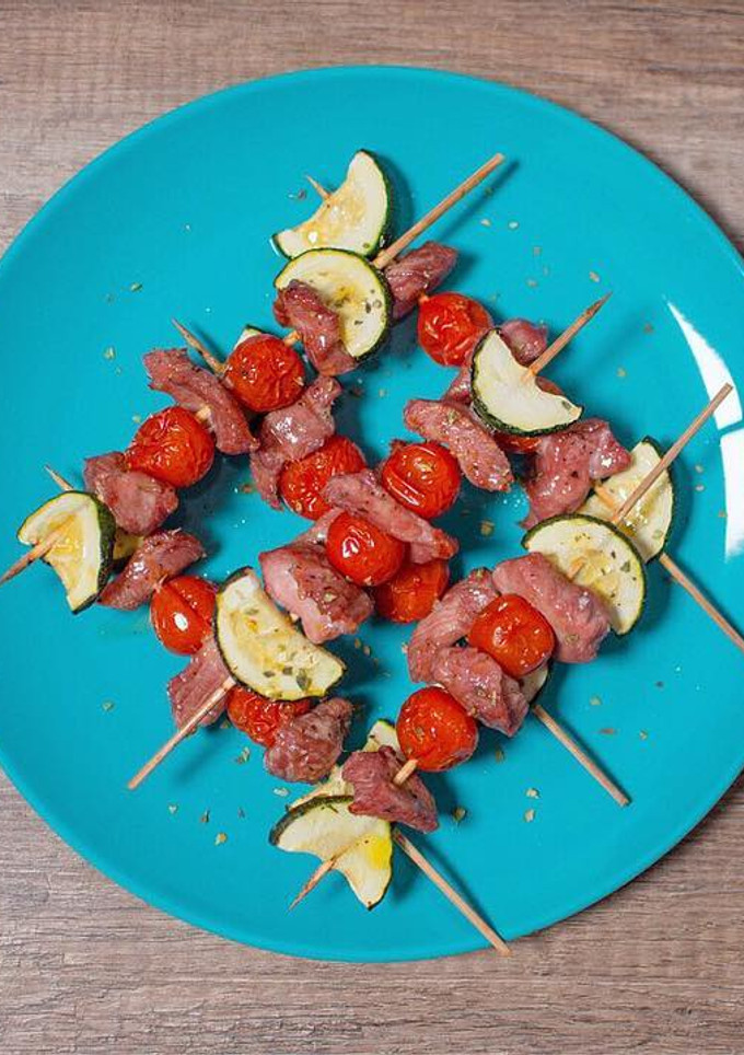 Una foto de Brochetas de pavo