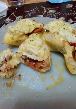 Una foto de Papas rellenas con salteado de verduras