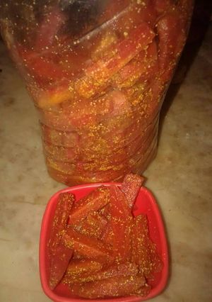 A picture of Gajar ka achaar.