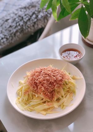 Hình của món Nộm xoài ruốc.