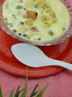 ड्राई फ्रूट और पनीर वाली खीर(dry fruit aur paneer wali kheer recipe in hindi) रेसिपी मुख्य फोटो