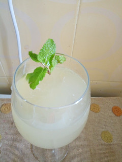 A picture of Lemonade.