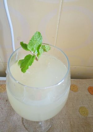 A picture of Lemonade.