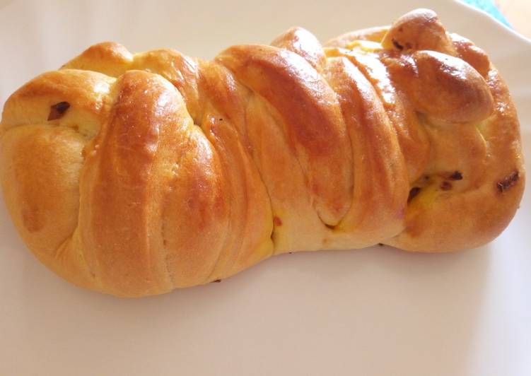 Caramelized Onion Braided Bread #MyHome-bread Contest
