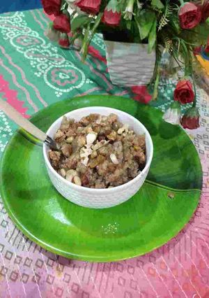 A picture of Singhara atta dry fruits halwa.
