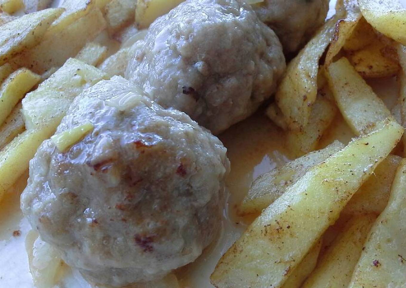 Albóndigas rellenas de mozzarella