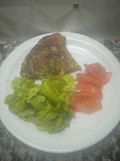 Una foto de Omelette con espinaca y queso muzzarella!!