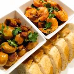 Tapas x 2: garlic and ham mushrooms & spicy prawns A picture of Tapas x 2: garlic and ham mushrooms & spicy prawns.