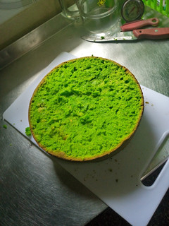 A picture of Lemon cake.