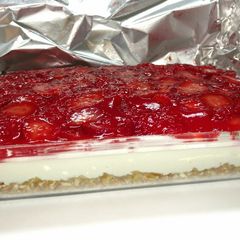 A picture of Strawberry Pretzel Salad.
