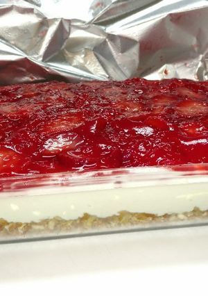 A picture of Strawberry Pretzel Salad.