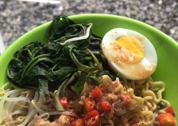 Resep Mie ayam kangkung yang Enak Banget